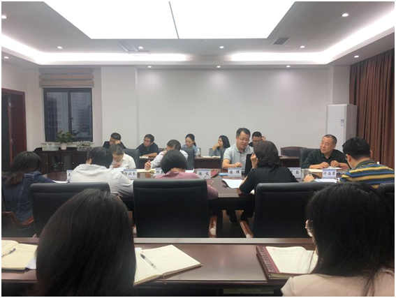 加強(qiáng)學(xué)習(xí)，深入開展調(diào)查研究，全面增強(qiáng)擔(dān)保本領(lǐng)——市擔(dān)保公司黨支部書記上黨課